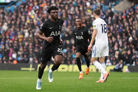 قدوس يتقاسم الصدارة.. ترتيب أفضل 7 صناع للأهداف في الدوري الإنجليزي